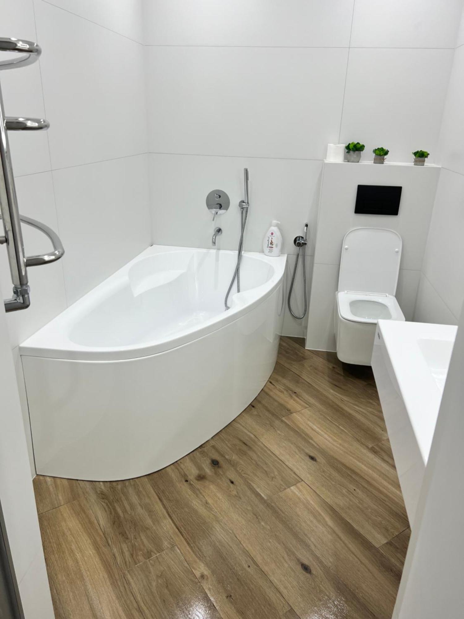 Люкс Апартаменти Район Автовокзалу В Жкарена Та Жк Great House Поблизу Обласноі Лікарні Riwne Exterior foto