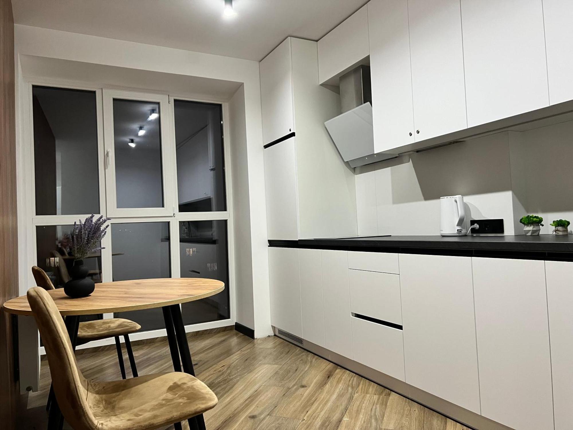 Люкс Апартаменти Район Автовокзалу В Жкарена Та Жк Great House Поблизу Обласноі Лікарні Riwne Exterior foto